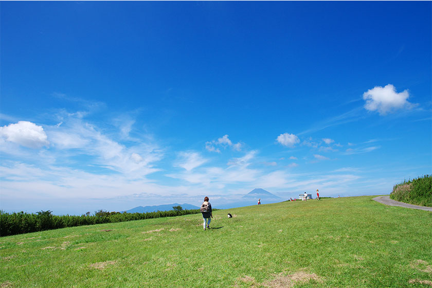 10の国を一望！360度のパノラマ絶景広がる箱根・十国峠へ