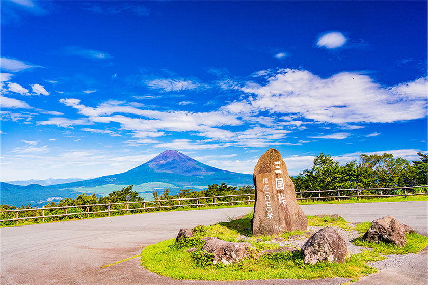 静岡県 芦ノ湖スカイライン 三国峠から望む富士山